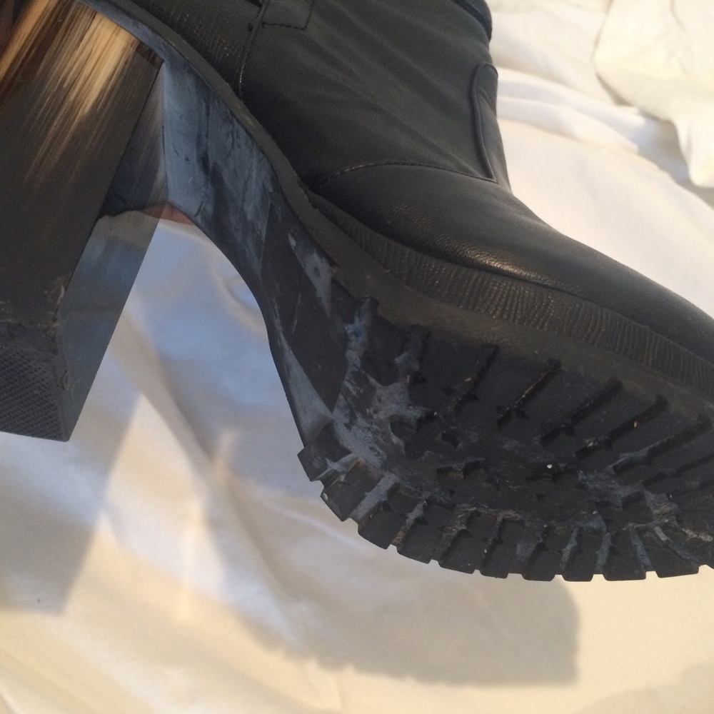 Platform Colorblock Boots - Picture 4 of 4